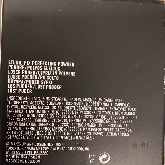 🖤 MAC STUDIO FIX PERFECTING POWDER 🖤 - Picture 3 of 4